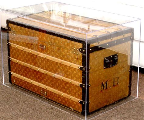 Louis Vuitton Trunk As Coffee Table | semashow.com