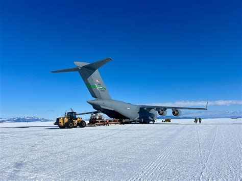 18th AF leadership participates in Operation Deep Freeze > Air Mobility