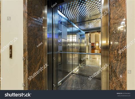 Passenger Lift Open Door Stock Photo 307043462 | Shutterstock