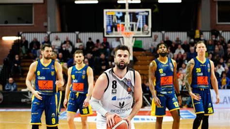 Basket Tortona Scafati 79 74 La Bertram Non Incanta Ma Vince Ora A