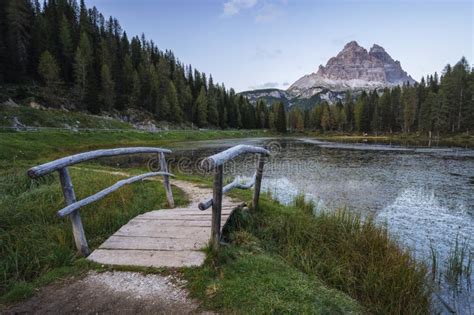 Lago Antorno Laketre Cime Di Lavaredo Mountain In Background