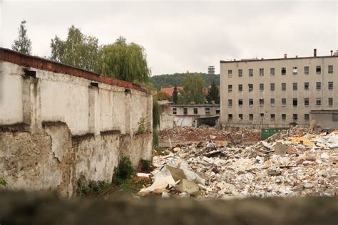 Najstarsza Fabryka Porcelany W Wa Brzychu Zmienia Si W Kup Gruzu