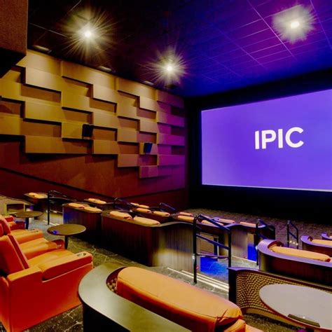 15 Best Movie Theaters In NYC For Film Buffs (2024)