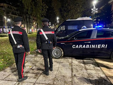 Arrestatemi Spacciatore Nordafricano Si Consegna Spontaneamente Ai