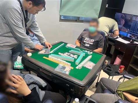 中和警連搗2職業賭場逮18人 查獲賭資逾百萬抓2通緝犯 社會 中時