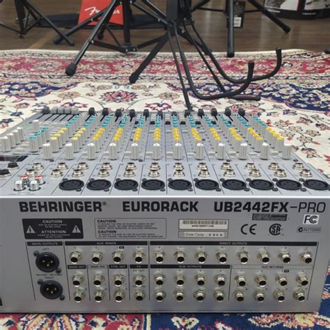 Mesa De Som Behringer Eurorack Ub Fx Pro Show Room Parcelamento