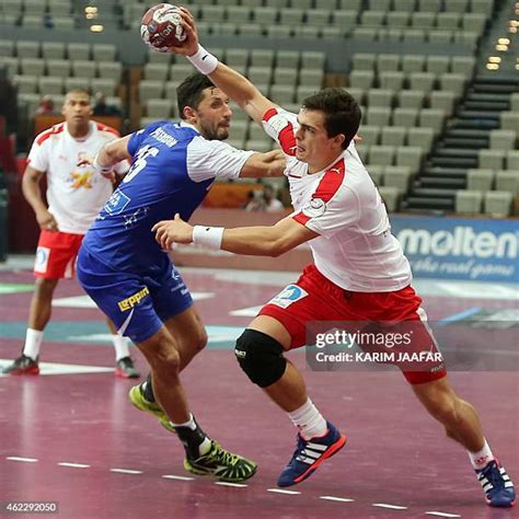 Handball Dribble Photos And Premium High Res Pictures Getty Images