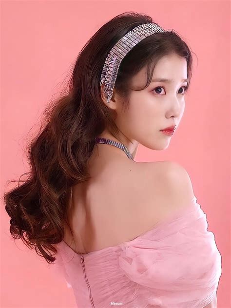 李知恩 Iu Lee Ji Eun Selebritas Aktris Wanita Cantik