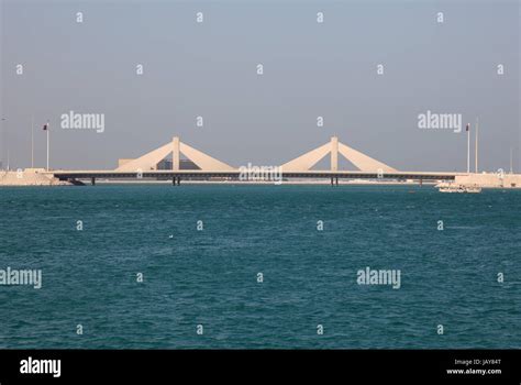 Sheikh Isa Bin Salman Causeway Bridge In Bahrain Stock Photo Alamy