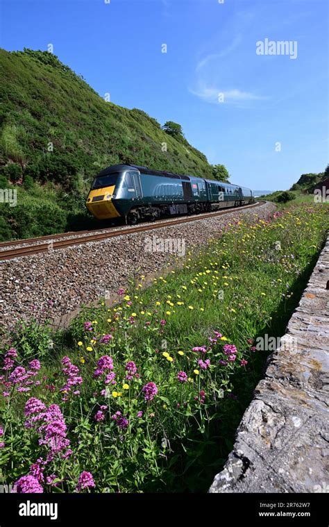 Ein Hochgeschwindigkeitszug Mit Intercity125 Kmh Der An Den