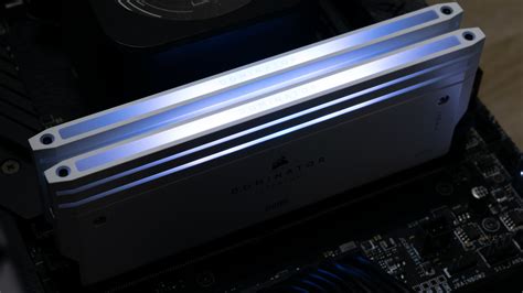 Corsair Dominator Titanium First Edition DDR5 6600 C32 2x32GB Review