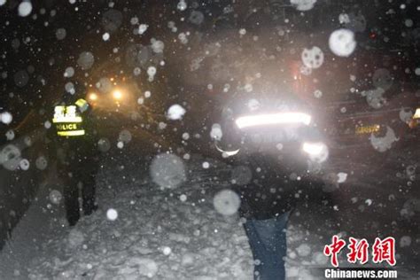 湖北长阳降下“三月雪” 冰雪覆路车难行（图）凤凰网资讯凤凰网