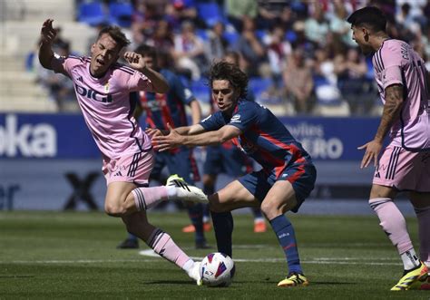 El Oviedo Se Mete De Nuevo En Play Off Con Su Victoria Ante El Huesca