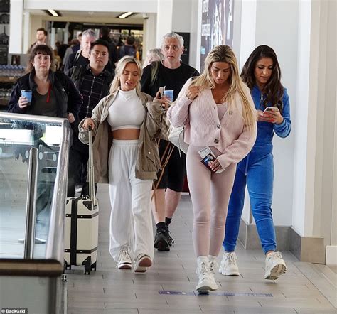 Katie Price Poses For Snaps With Fans On Her Arrival At An Edinburgh