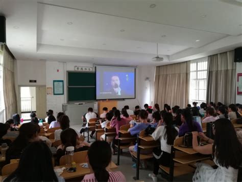 我院组织学生观看“河南最美大学生”颁奖典礼 许昌学院医学院