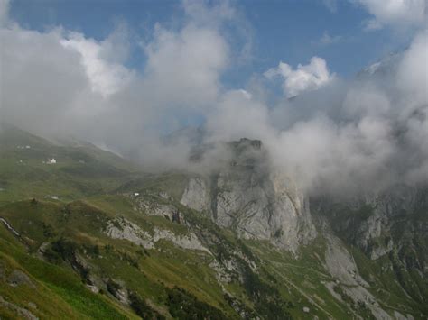 Berge Am Klausenpass Schweiz Aussicht W Hrend Der Talfah Flickr