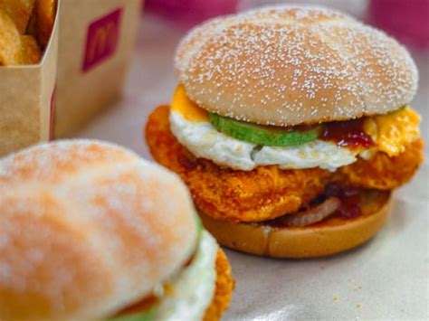 Mcdonald S Nasi Lemak Burger Returns On Jul Hungrygowhere