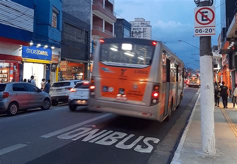 Nibus Ter O Mudan A Em Parais Polis No Feriado