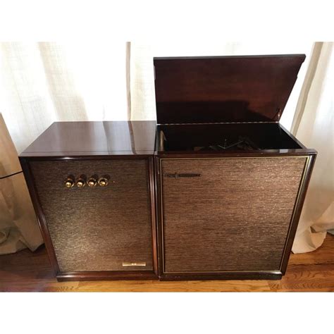 1959 Motorola Golden Voice Record Player In Mahogany Console With