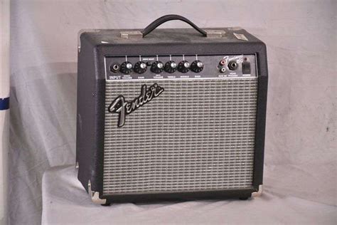 Fender Frontman 15g Guitar Amp 1054 724 Rh Lee And Co Auctioneers