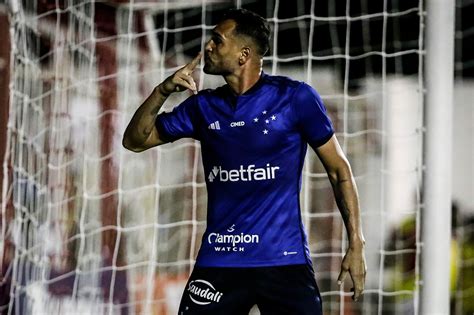 Jogadores Do Cruzeiro Empolgam Torcida Publica O Nas Redes Sociais