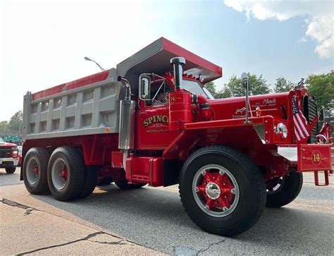 Pin By Mj On Mack In Dump Trucks Big Trucks Old Mack Trucks