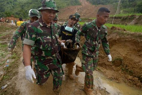 Empat Korban Longsor Sukabumi Berhasil Dievakuasi 11 Warga Belum Ditemukan