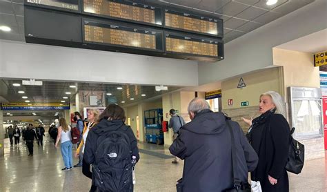 Ancora Un Guasto Caos Treni In Liguria Linea Sospesa Tra Finale E