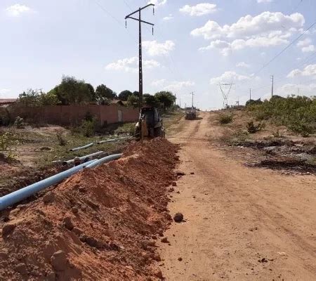 Adutora rompe e deixa 14 bairros sem água neste sábado em Teresina