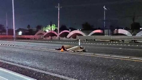 Embiste Automovilista A Motociclista Y Muere En Carretera Irapuato