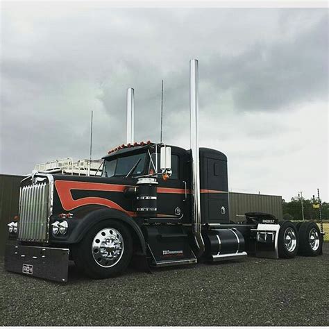 Semitrckn Kenworth Classic W900A EX Slammed