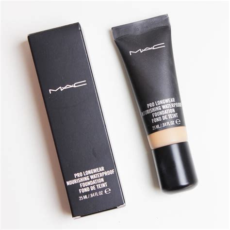 Foundation Review Mac Pro Longwear Nourishing Waterproof Foundation