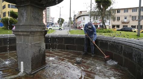 Piletas De La Ciudad Reciben Mantenimiento Permanente Quito Informa