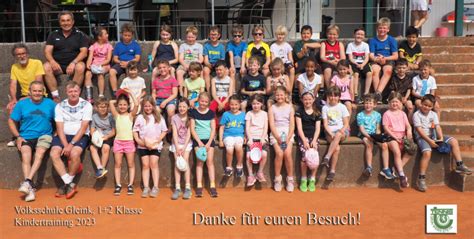 Kindertraining der Volksschule Gleink 2023 Tennis Grün Weiß Steyr