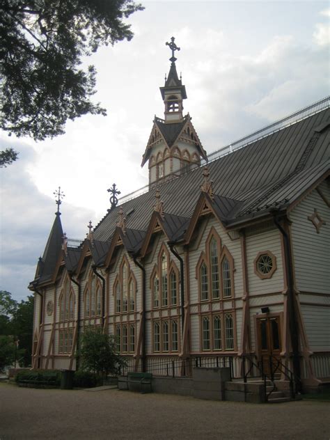 Iglesia Neogótica De Kajaani Puente De Mando Juan Carlos Diaz