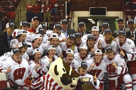 Wisconsin Womens Hockey Badgers Edge Past Minnesota Win Wcha Final Faceoff Championship