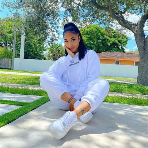 Shenseea Biography: Age, Husband, Siblings, Net Worth & Pictures - 360dopes