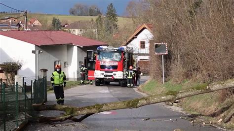 Sturm Fegt Ber Sterreich Zahlreiche Feuerwehreins Tze Oe Tv