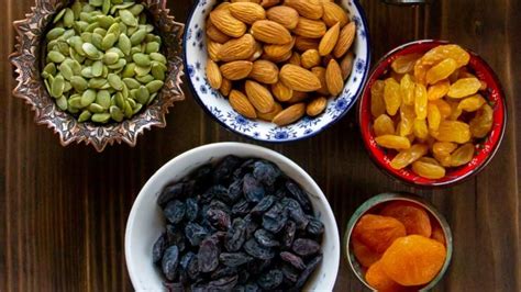 5 Reasons Why You Should Eat Soaked Dry Fruits And Nuts On An Empty