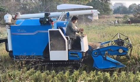 Full Feeding Crawler Type Self Propelled Mini Rice Harvest Machine