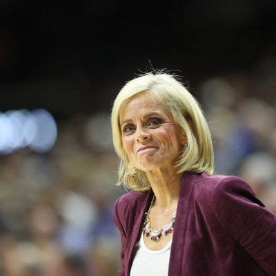 Kim Mulkey Net Worth, Bio, Age, Height, Wiki [Updated 2022]