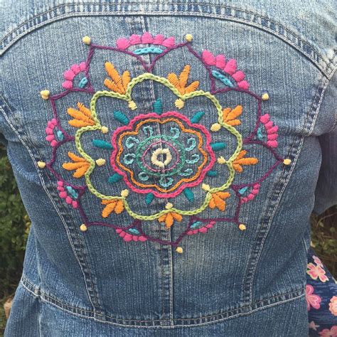 Campera de Jean Bordada Mandala Одежда из переработанных материалов