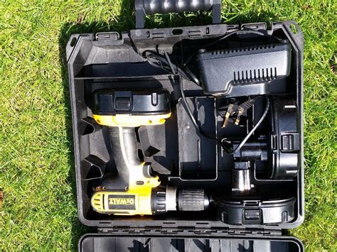 Dewalt Dc725 18v 13ah Ni Cd Cordless Combi Drill In Case With 3