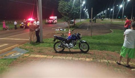 Jovem morre após colidir moto contra árvore na avenida Maripá em Toledo