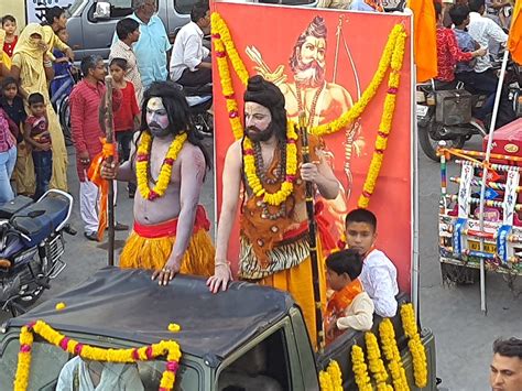 Procession Taken Out On Lord Parshuram Jayanti In Shahpura Welcomed From Place To Place By