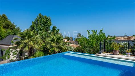 Villa de lujo con fabulosas vistas a la montaña en Cascada de Camoján