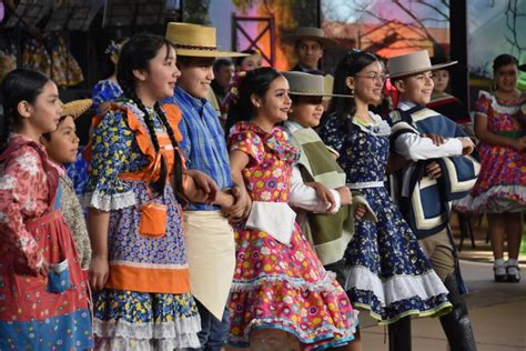 Muestra Comunal De Cueca Escolar Traigu N Un Xito De Tradici N