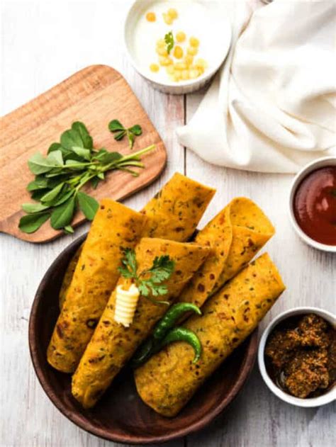 Steps To Make Winter Special Methi Ka Thepla