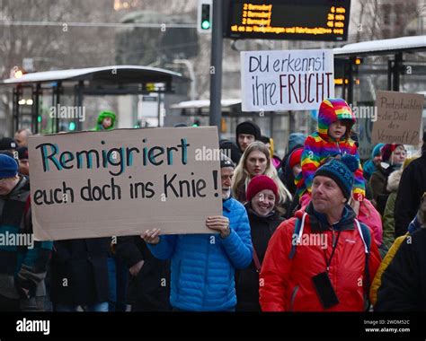 Kraftvolles Zeichen Chemnitzer B Rger Gegen Nazis Chemnitz Unter Dem