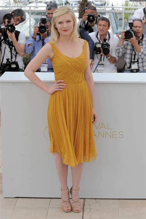 Kirsten Dunst Cannes Film Festival Beautiful Babe Posing Hot High